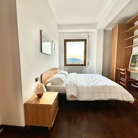 King-bed With Good Access To Everywhere Perugia